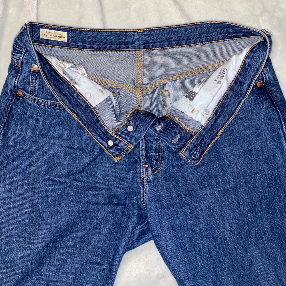 Levi’s 501 Jeans - Picture 2 of 6